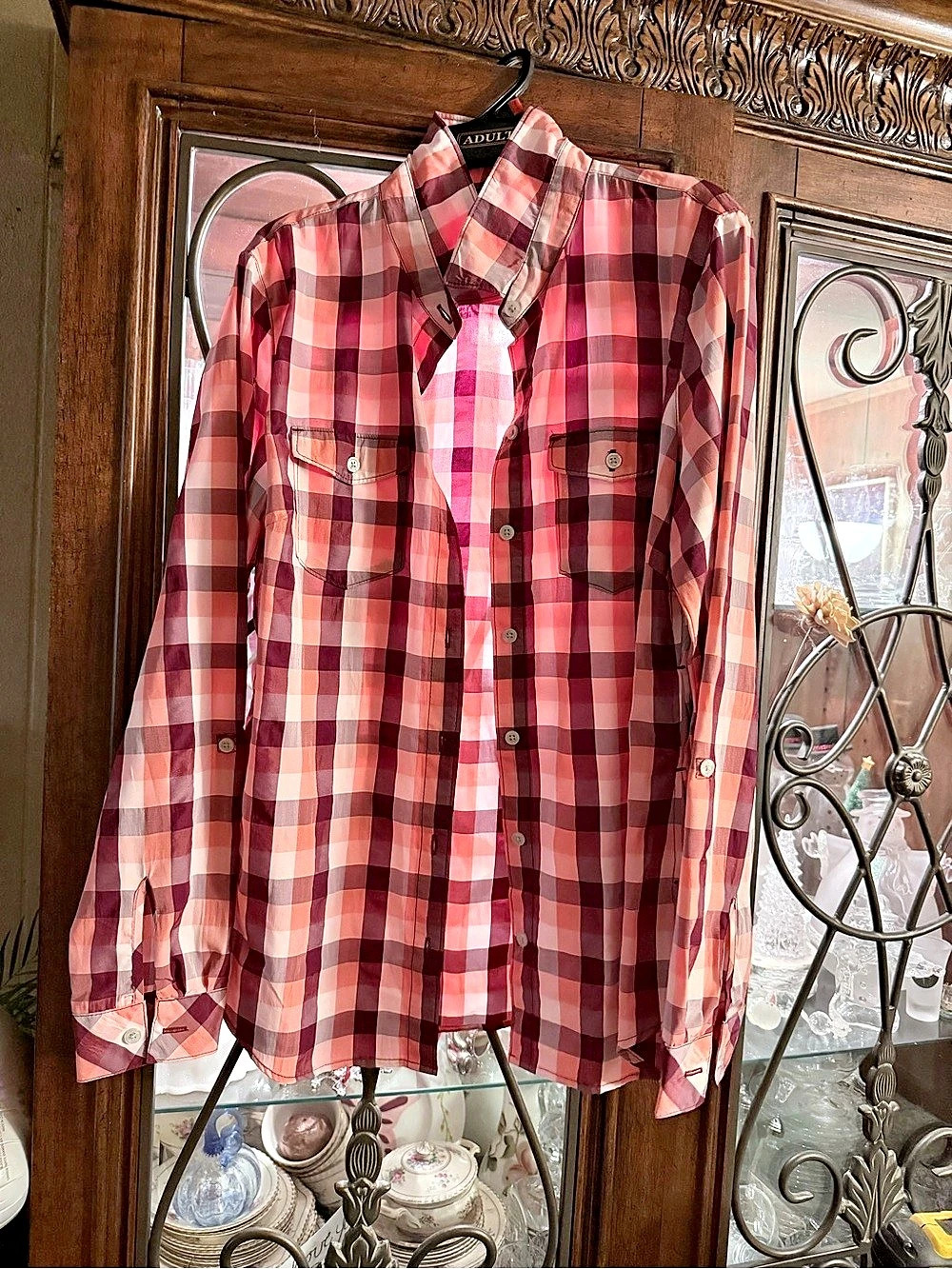 Eddie Bauer Plaid Button Down in Pink & Red Size Medium